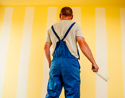 Por qué es un error prescindir de pintores de pisos profesionales